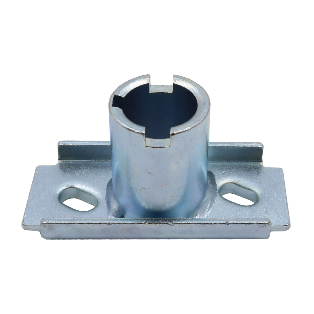 f878cdce-f4e3-4bc1-bded-e682af1f0dbe Nosač noža samohodne kineske kosilice fi 22.2, h 45mm- nož sa kosim rupama